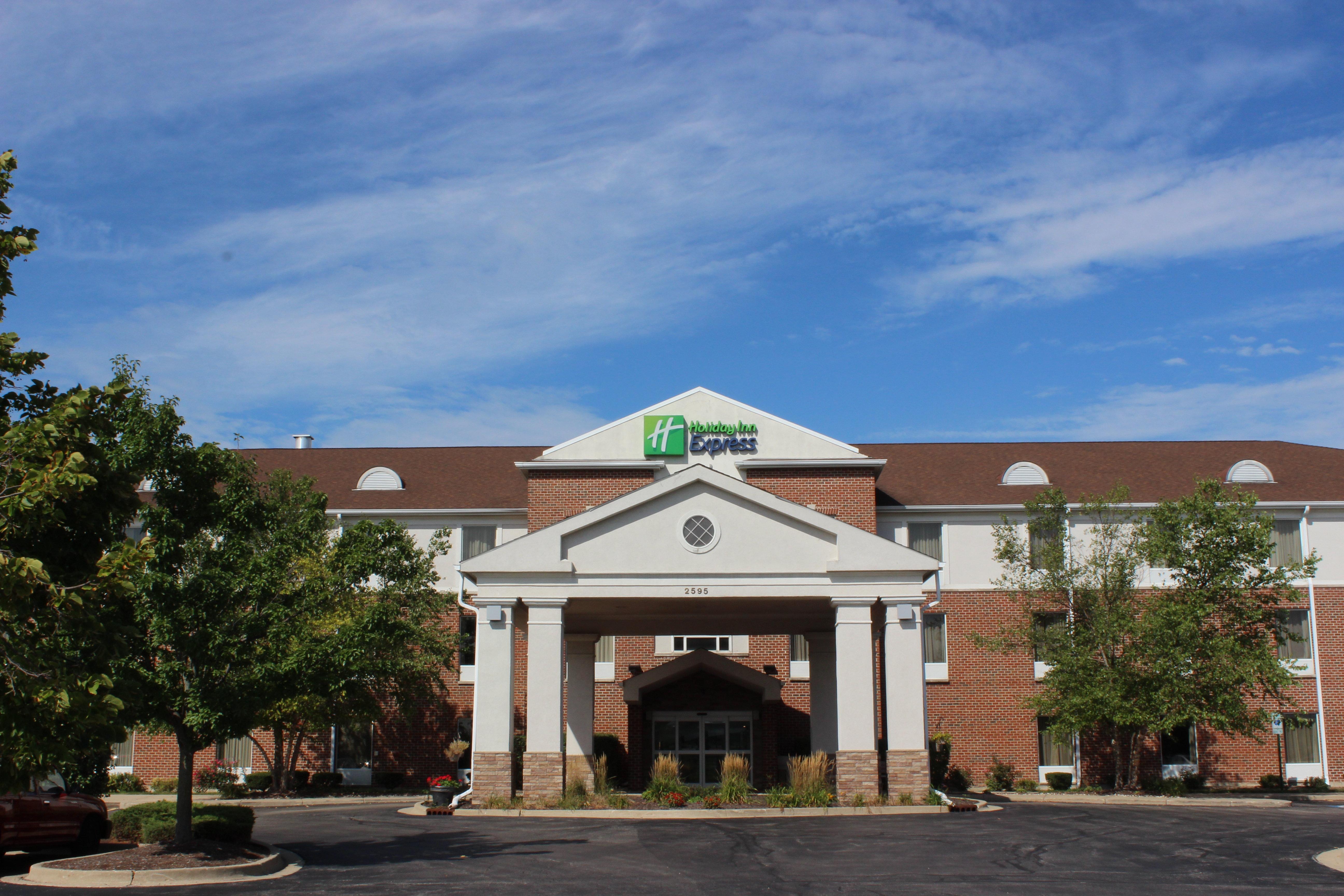 Holiday Inn Express Hotel & Suites Chicago-Algonquin By Ihg Exterior photo