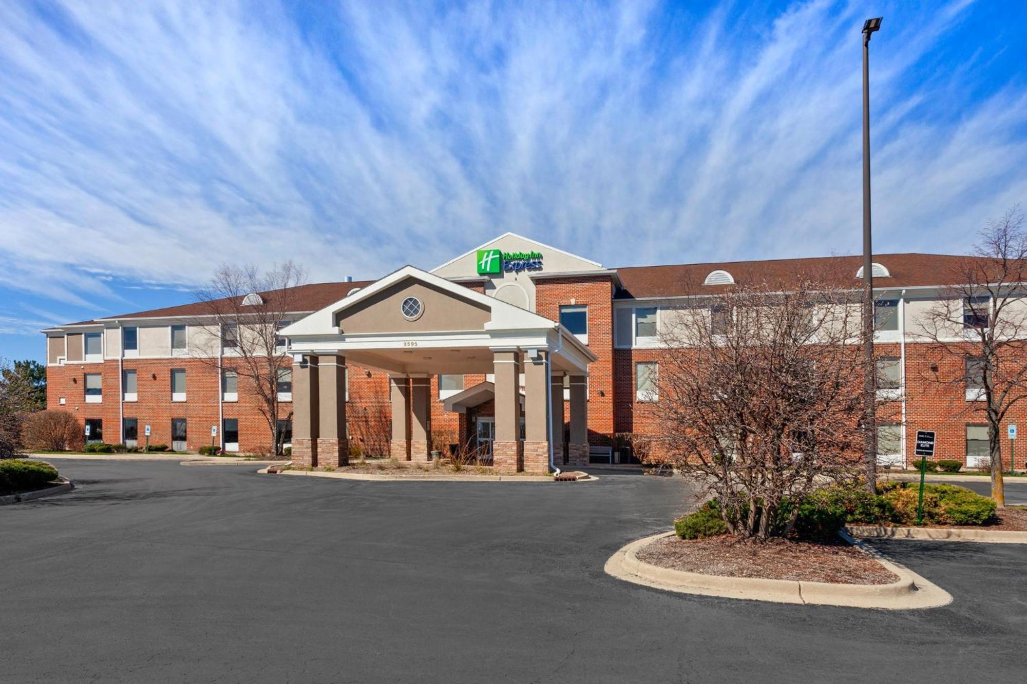 Holiday Inn Express Hotel & Suites Chicago-Algonquin By Ihg Exterior photo