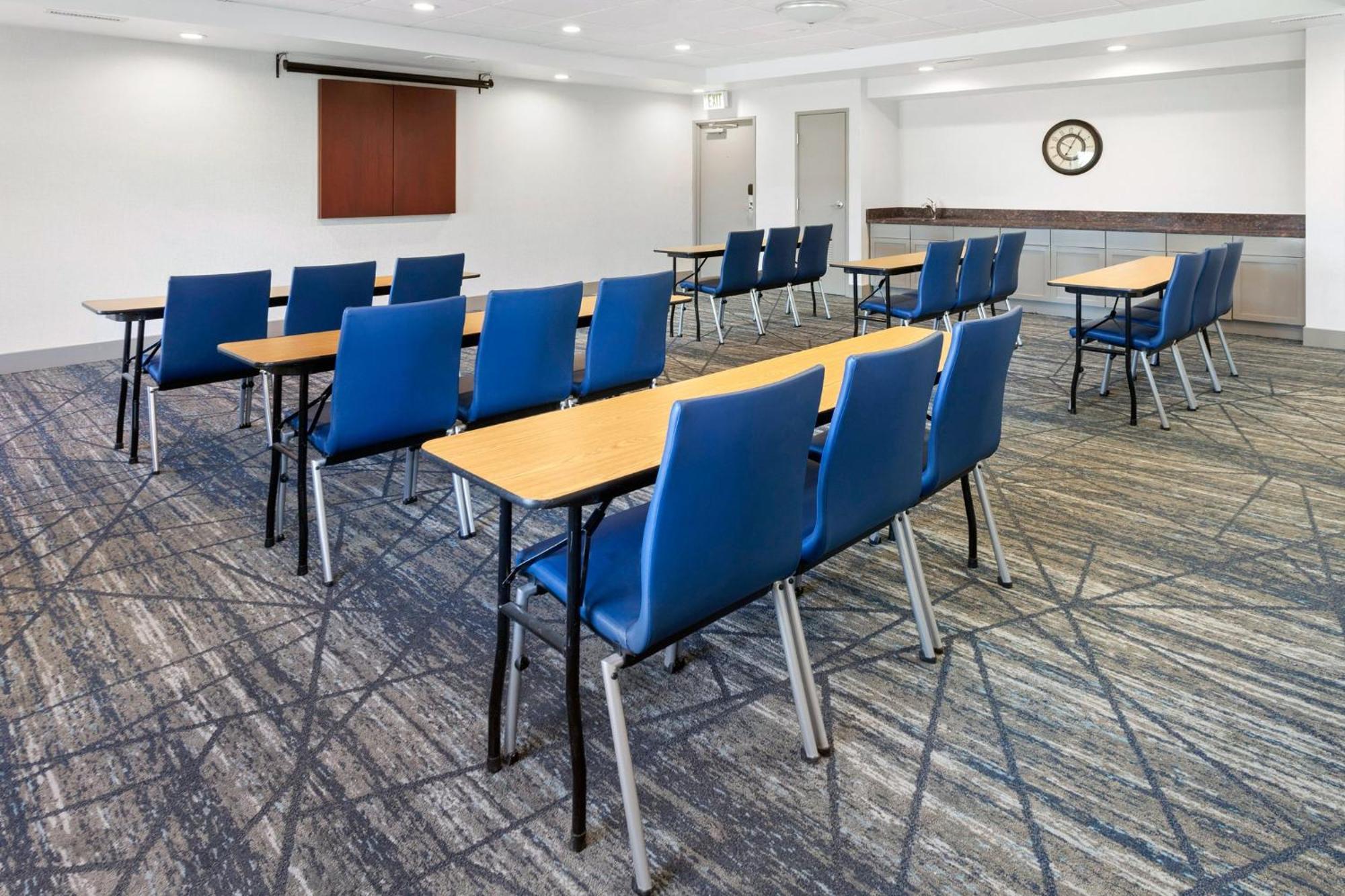 Holiday Inn Express Hotel & Suites Chicago-Algonquin By Ihg Exterior photo
