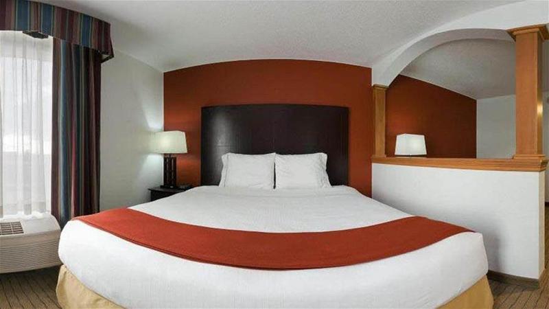Holiday Inn Express Hotel & Suites Chicago-Algonquin By Ihg Exterior photo